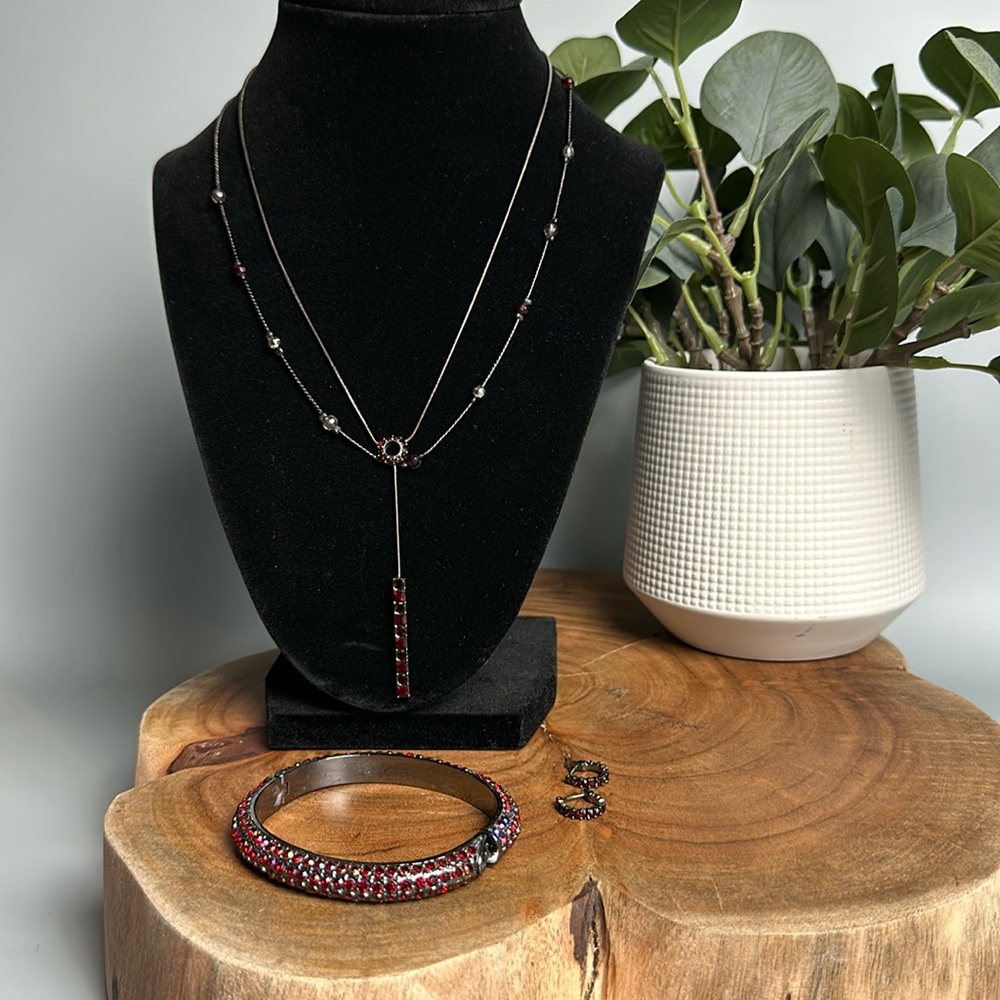 Jewelry Set Includes 2 Necklaces, 1 Bracelet, and a pair of Earrings